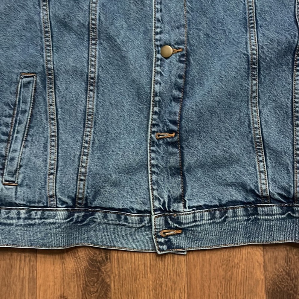 Nickelodeon Sponge Bob Oversized Denim Jacket Size 1x Free Ships Same day - Picture 5 of 5